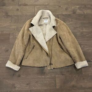 Old Navy Women's Cream and Tan Teddy Jacket